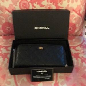 Chanel classic caviar zipped long wallet